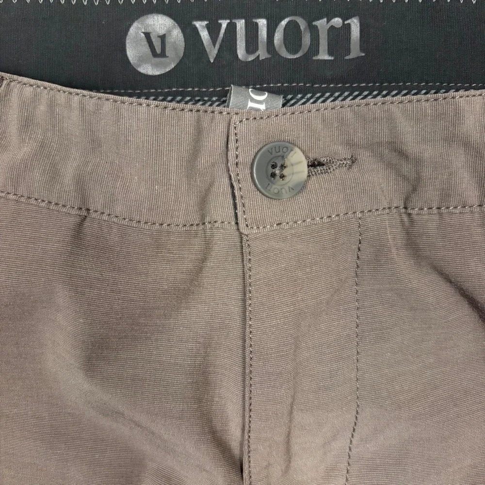 Vuori Meta Pants Mens 30 Taupe Brown Technical Chino Stretch Trousers V431